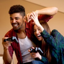 2 controles de video game para não ter briga